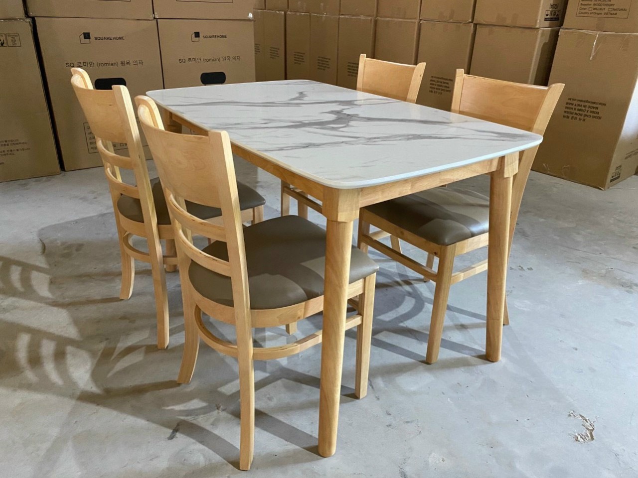 Bộ Bàn Ăn Cao Cấp Mặt Đá Gỗ Sồi Nga 4 Ghế  Hải Phòng